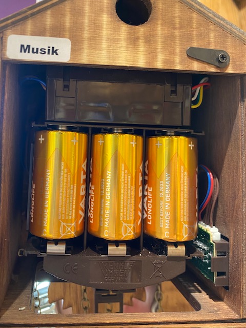 Kuckucksuhren batteriebetrieben